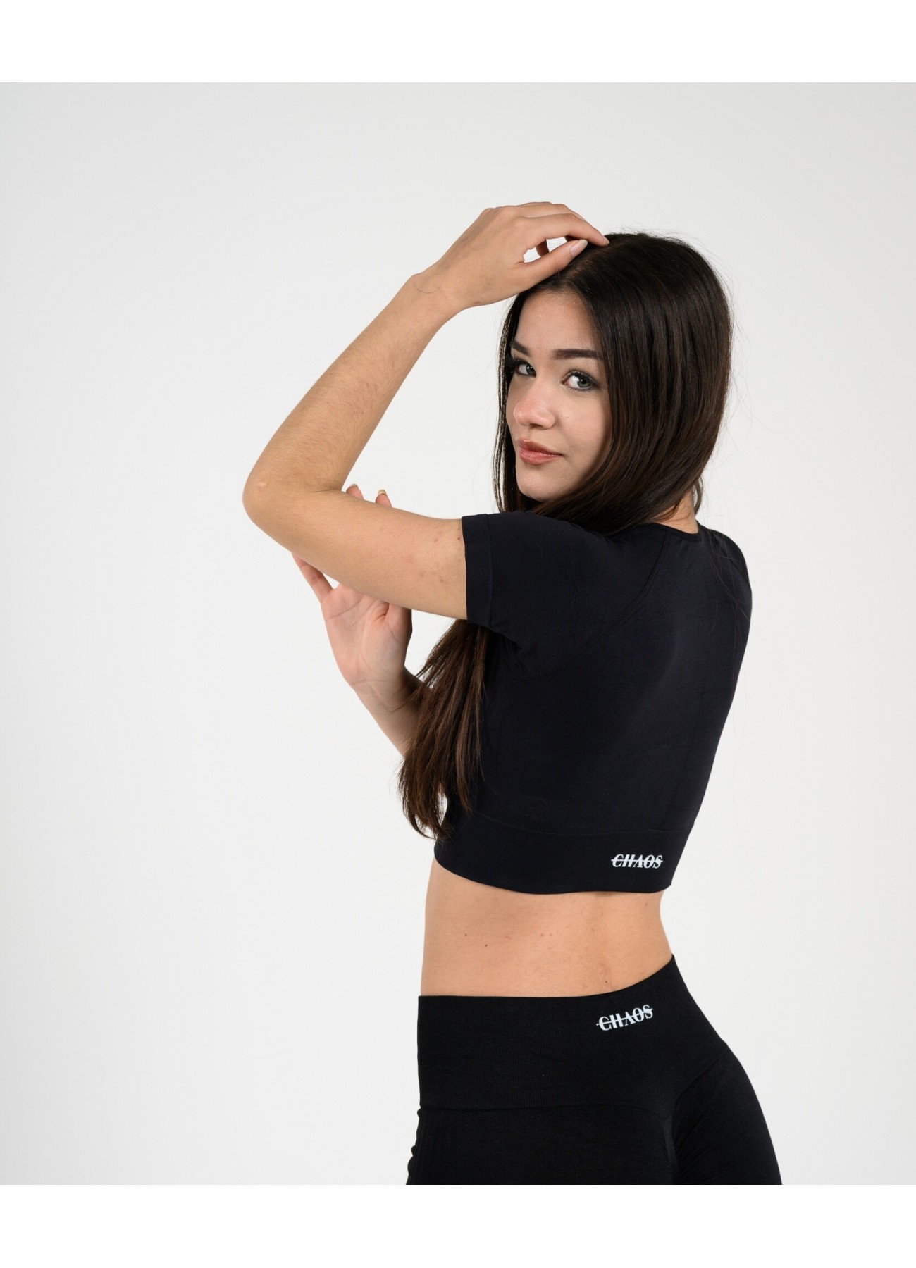 Športni top– črna barva, popolna podpora in udobje